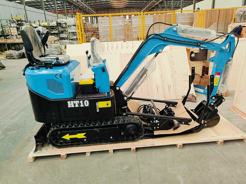 HT10 小型挖掘機發往歐洲