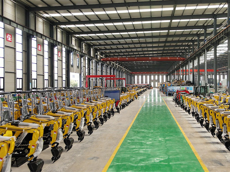 在農村小型挖掘機有哪些優勢